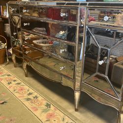 Mirrored Dresser Or Entryway Table
