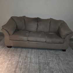 Couch 3 Seater Ashley