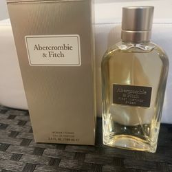 Perfume First Instinct Sheer 