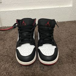 Air Jordan 1 Mid "Gym Red/Black Toe" sneakers