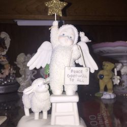 Snowbabies Figurine Titled "Peace And Goodwill To All"