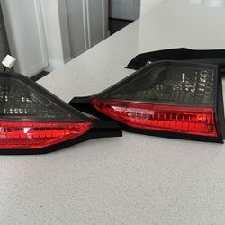 corolla oem tailights and middle trunk lid with vinyl smoke