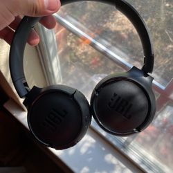 JBL Tune 510bt Headphones.
