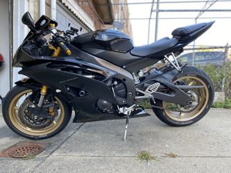 Yamaha R6 2008 Raven