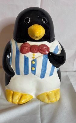 Cookie jar with salt and pepper shaker