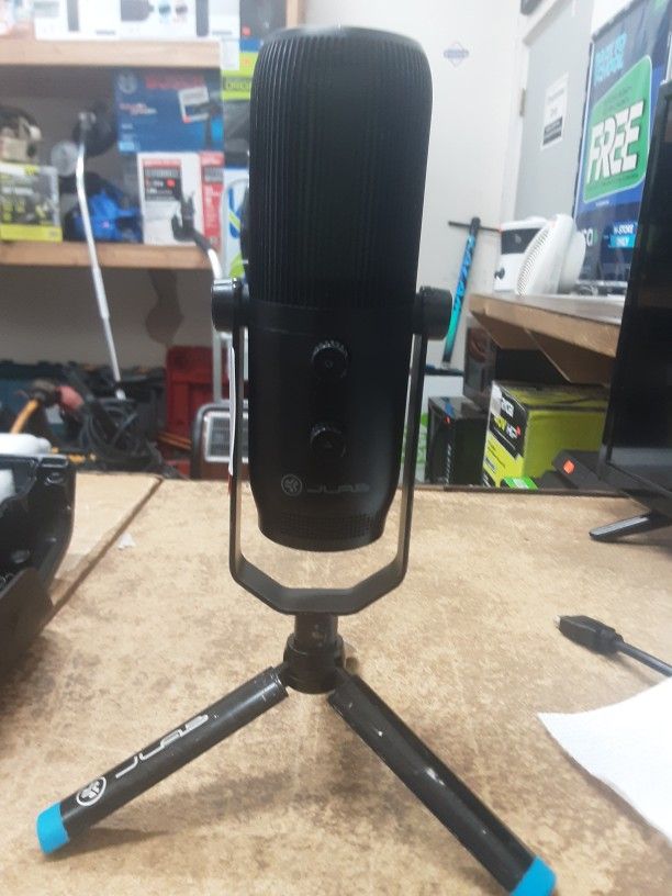 JLab Talk Pro USB Microphone, USB-C Output, Cardioid, Omnidirectional, Stereo, Bidirectional, 192k Sample Rate, 20Hz-20kHz Frequency Response, Volume,