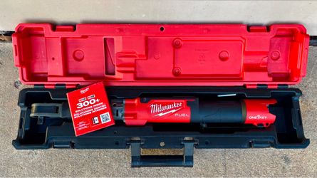 Milwaukee M12 FUEL 1/2”  Digital Torque Ratchet
