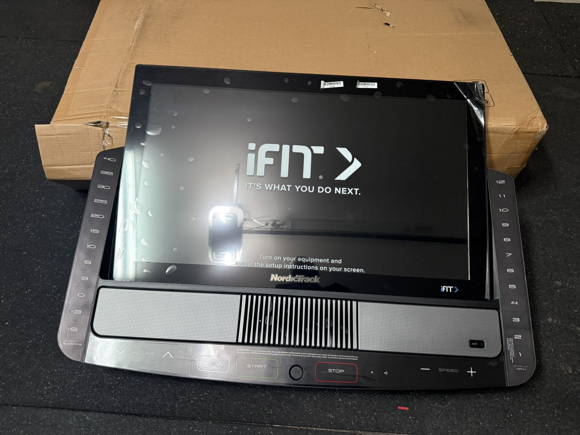 NordicTrack x32i treadmill console, screen