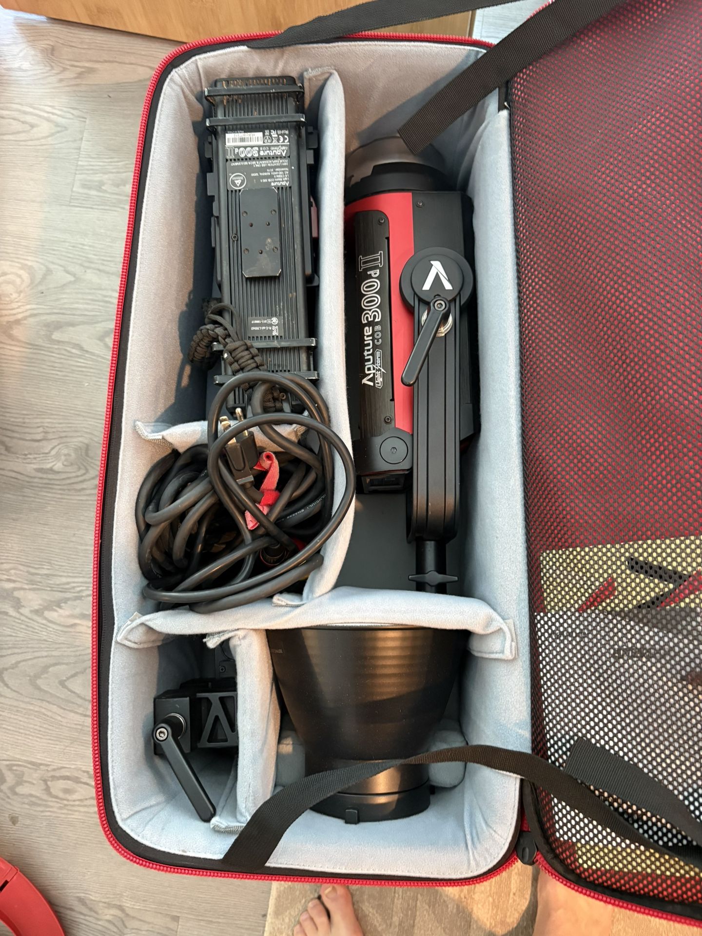 Aputure LS C300d II Daylight LED Monolight – Professional Video Light