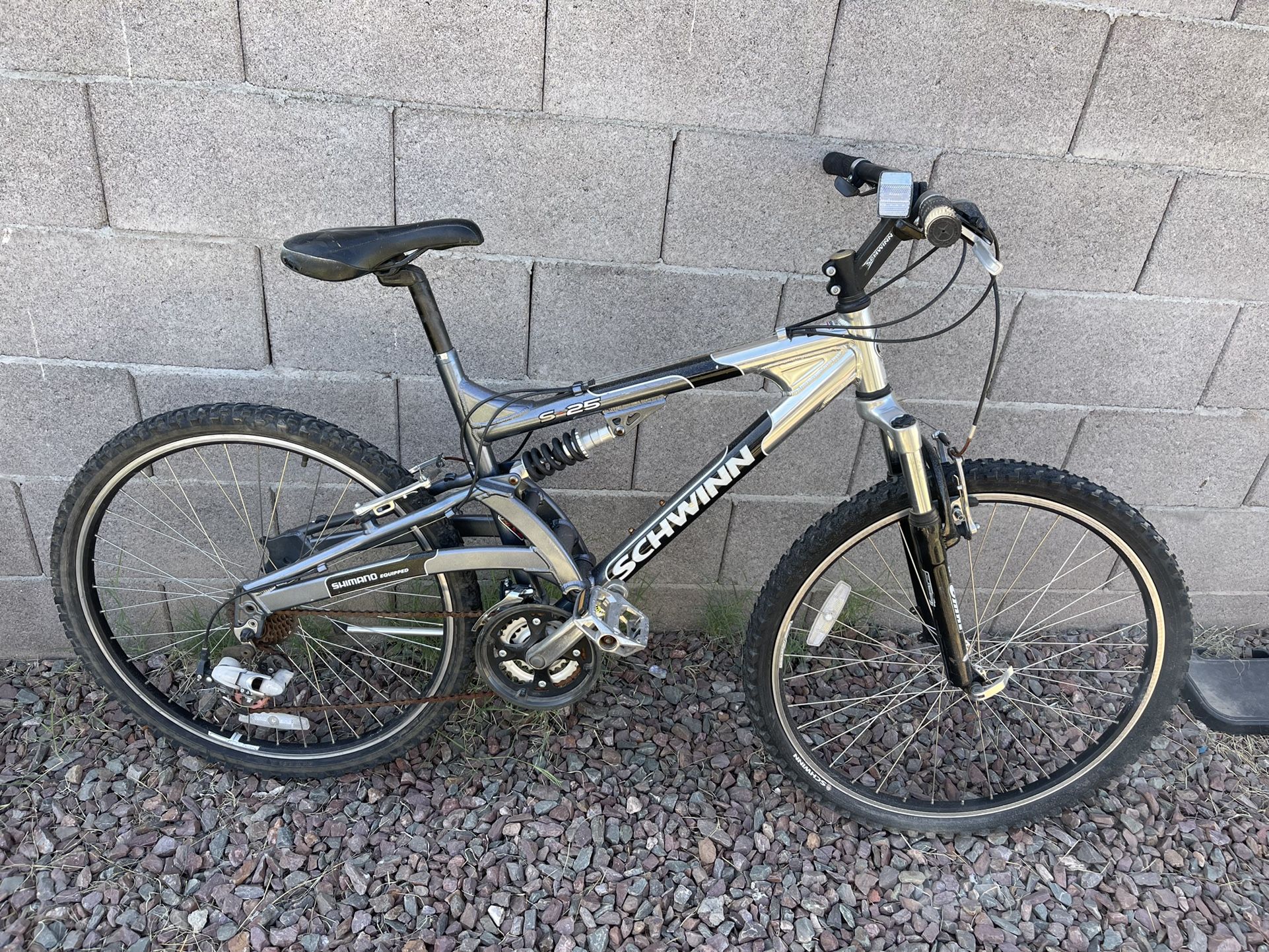 schwinn s25 mountain bike