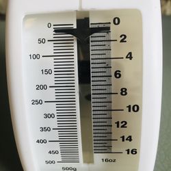 Chefmate Plastic Food Scale. 16oz/500g.  Very efficient device for your kitchen needs. Easy to clean. Absolutely new. Never used. Still in original pa