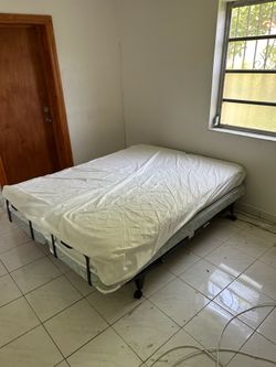 Craftmatic bed frame and mattress (FREE)