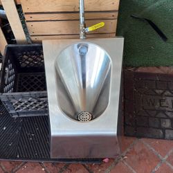 Urinal
