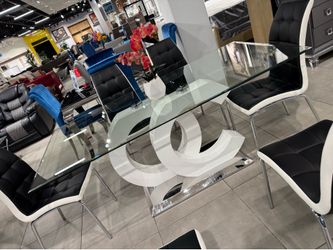 Beautiful Dining Set 🖤🤍