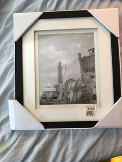 Maidens 8x10 wooden wall frame