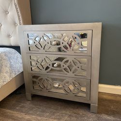 Beautiful Three Drawer Mirror Chest / Accent Stand 