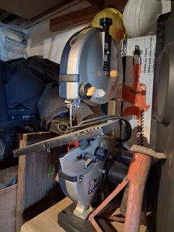 Ryobi 9" Band saw. Slightly used. All parts & Accessories
