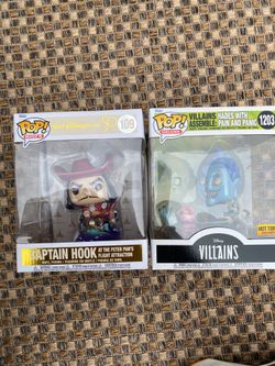 2 Funko pops
