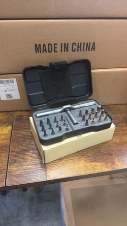 Screwdriver Bit Set with T-Handle and Case