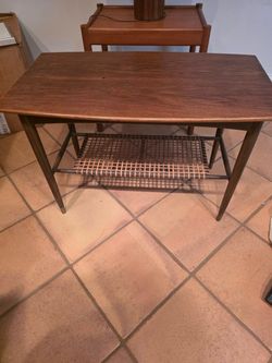 Cute table with Wick
