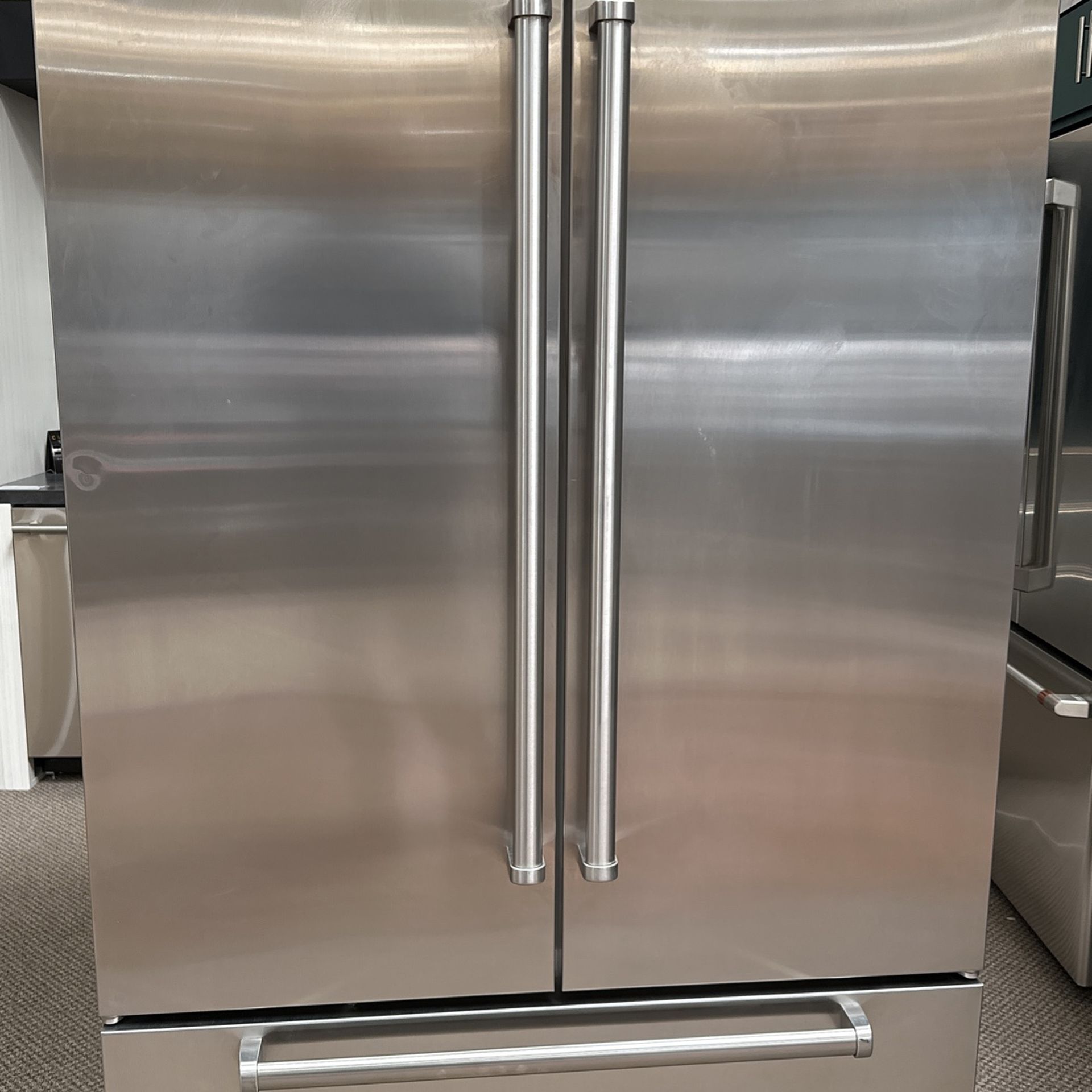 Sub Zero French Door Refrigerator BI42UFDIDSPH for Sale in Los