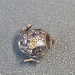 Pandora Butterfly Daisy Charm