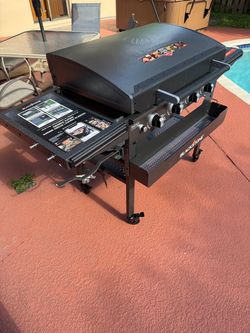 Blackstone 36” Omnivore Griddle with Hinged Hood and Soft Cover