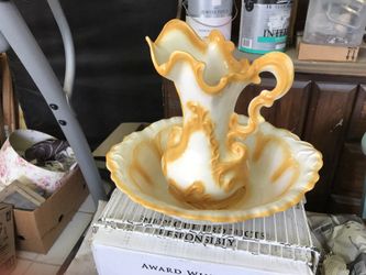 PRETTY PITCHER AND BOWL