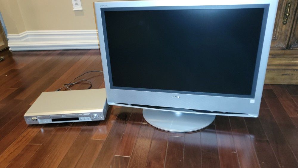 Sony Bravia KLV-S32A10 32" 720p HD LCD Television
