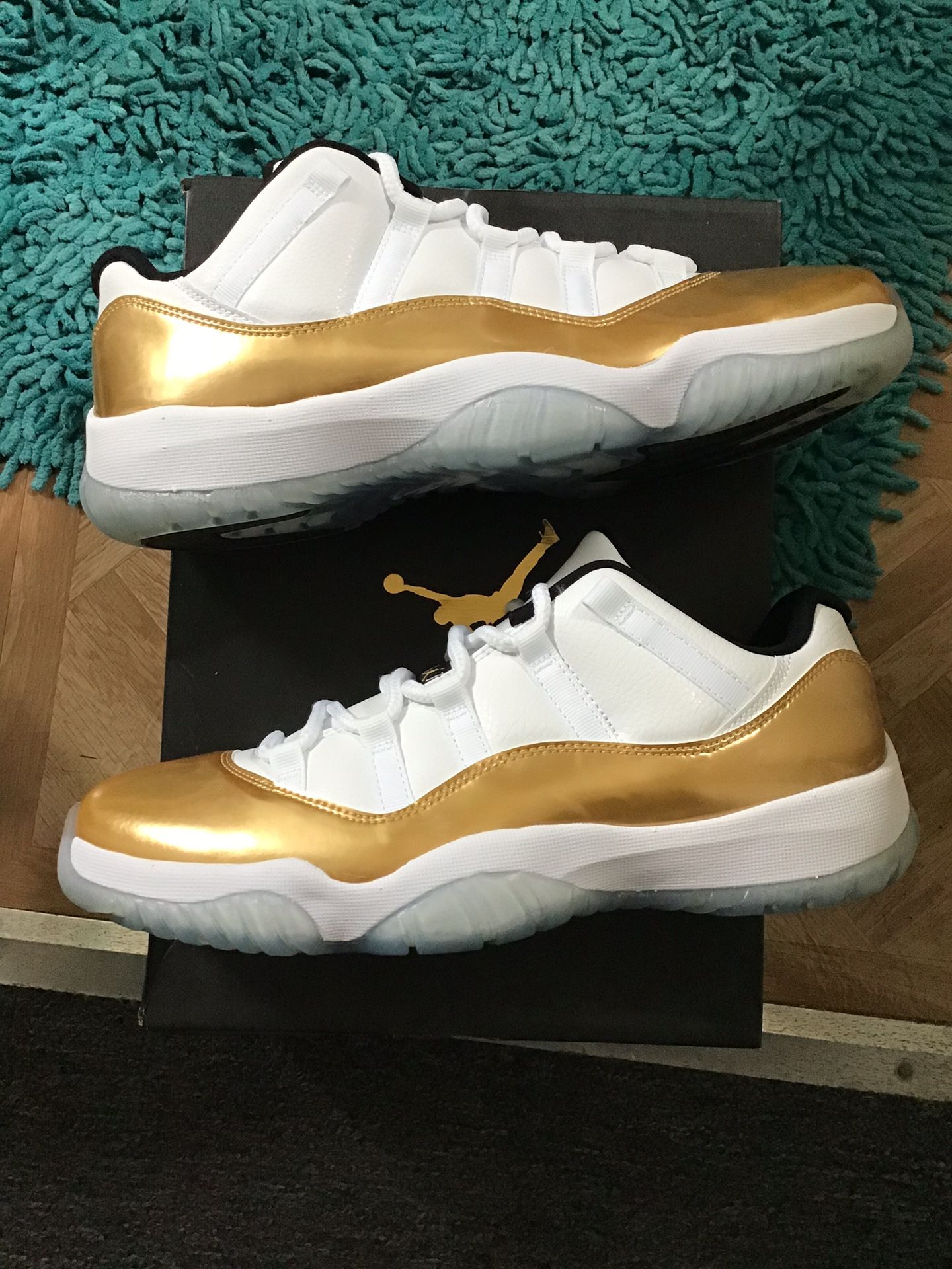 ** AIR JORDAN RETRO 11 low GOLD size 10 .......brand new.