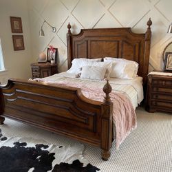 Stunning King Bed And Nightstands 