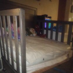 Crib/Toddler Bed