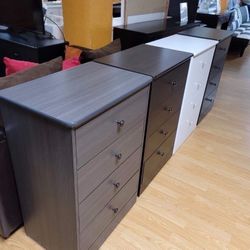 New 4 Drawer Dressers 