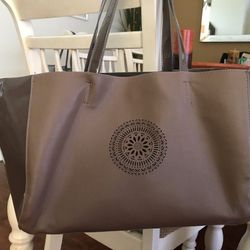 BUCO HANDBAG IN BLOOMINGDALE'S EXCELLENT CONDITION