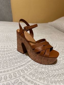 New  , heeled  sandals