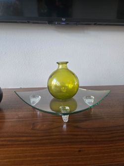 Glass vase and stand