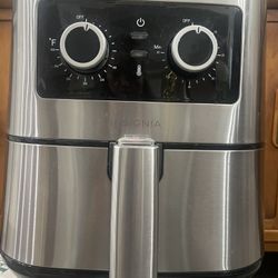 Insignia Airfryer 6 qt 400F