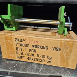 7" Wide X 10" Deep Work Bench Wood Vise