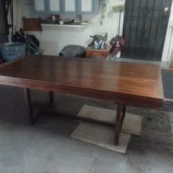 Dining Table Very Good Condition Asking $80