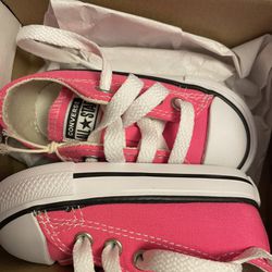 Size 4 Toddler Pink Converse 
