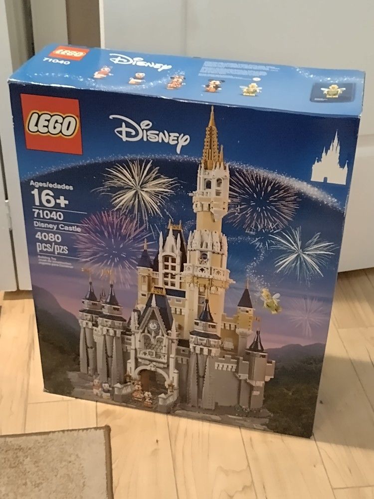 Disney Castle 71040 New / Never Built / 100% Complete
