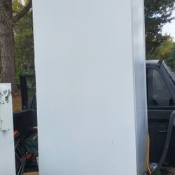 Large Upright Frost-free Freezer