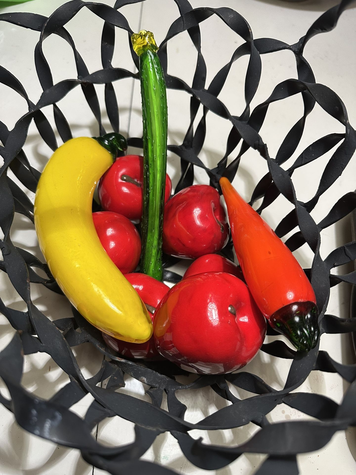Hand Blown Decorative Art Glass Vegetables With Metal Basket  25$