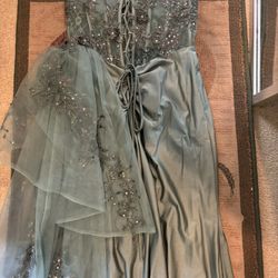 Formal Prom Dress In New Condition 