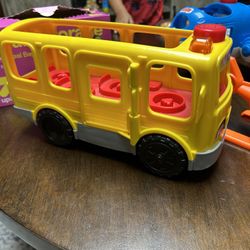 Fisher price/little people 