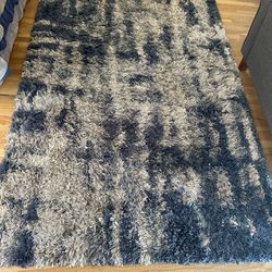 Navy Blue and White Shag Area Rug (5”3 x 7”7)