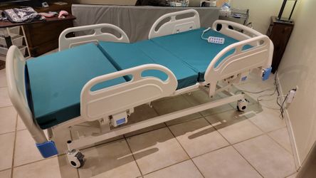 USED ELENKER Full Electric Hospital Bed, Remote Control, IV Pole, Mattress, 5-Inch Lockable Casters