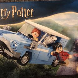 NEW LEGO Harry Potter Flying Ford Anglia Car Toy 76424
