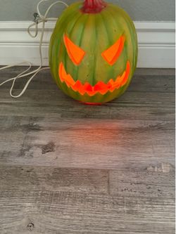 1993 VTG Trendmasters Halloween Jack-O-Lantern Green/ Yellow Foam Mold Light Up Pumpkin
