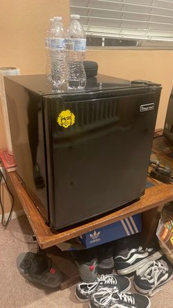 Magic Chef mini fridge